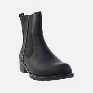 Clark’s Orinoco women’s Chelsea boots, size 7